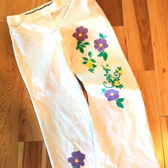 Upcycled Express White Pants, Painted Flowers, Funky Hippie Flared, Size 10 - Picture 4 of 13